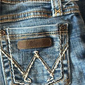 Girl size 6 regular wrangler jeans!